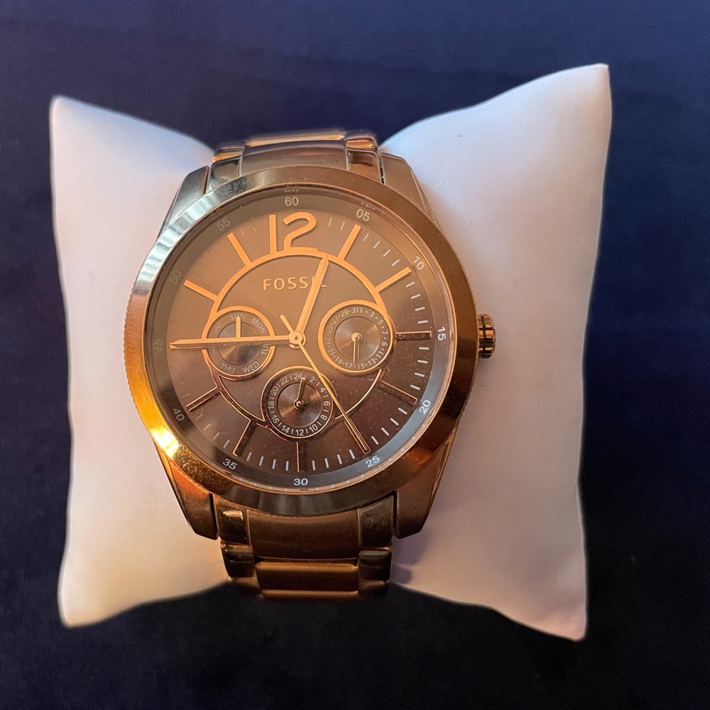 Watch - Picture 2 of 4